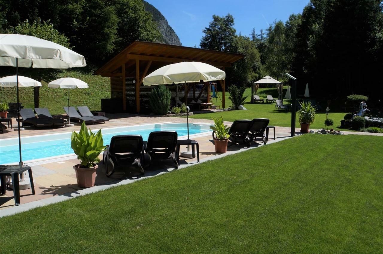 Gaestehaus Almrausch, Ferienanlage Mit Pool Nassereith Exterior photo